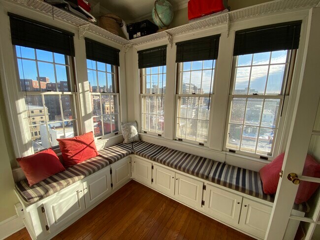 Sun Room - 1925 16th St NW