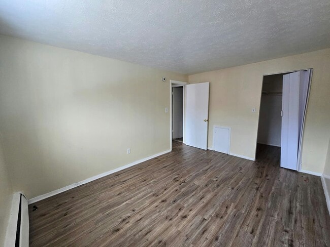 Building Photo - 14815 Euclid Ave