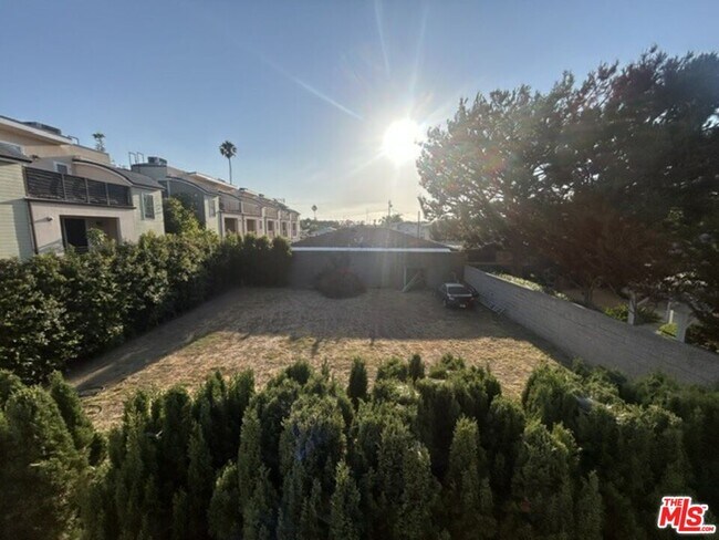 Foto del edificio - 11835 Grevillea Ave