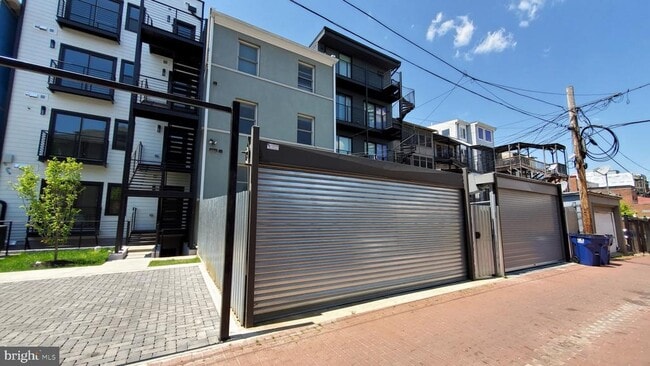 Foto del edificio - 3465 14th St NW