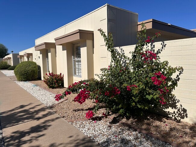 Foto del edificio - 17247 N 106th Ave