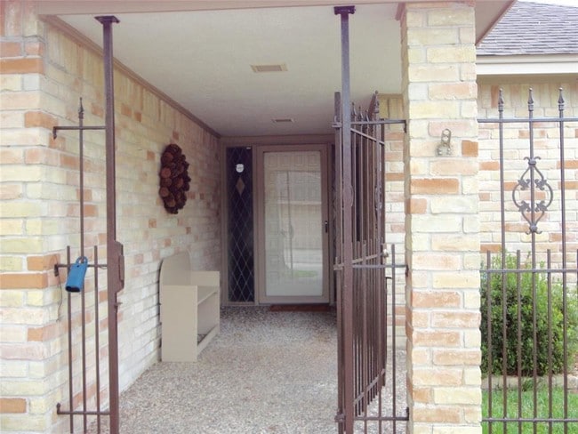 Foto del edificio - 6618 Preston Trail Dr