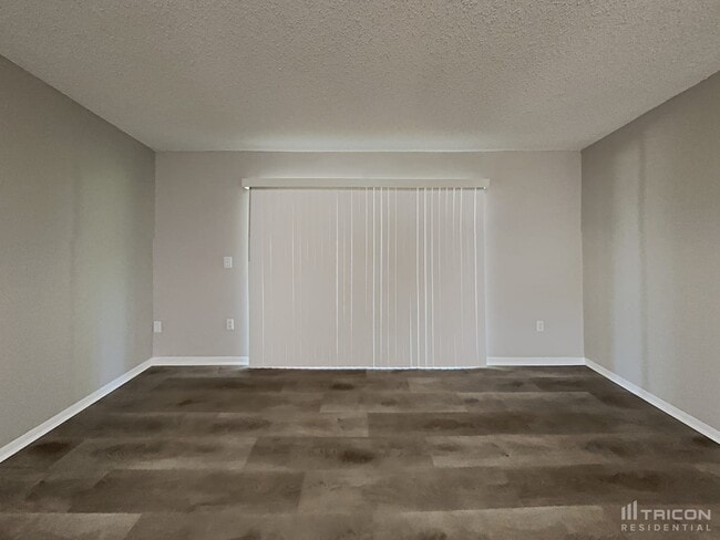Building Photo - 820 Mountbatten Ln