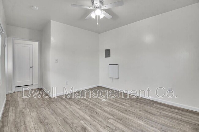 Foto del edificio - 8075 Lemon Ave