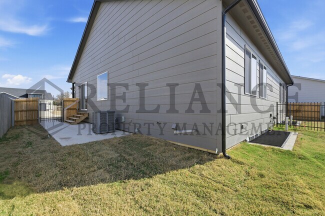 Foto del edificio - 5259 N Pinecrest Ct
