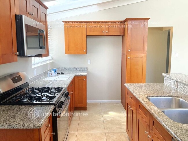 Foto del edificio - 14215 Cohasset St