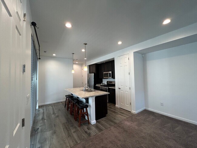 Foto del edificio - 3 Bedroom 2.5 Bathroom Townhouse in Payson, Utah!
