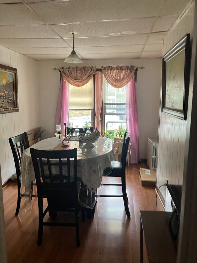 Foto principal - 765 Washington Ave