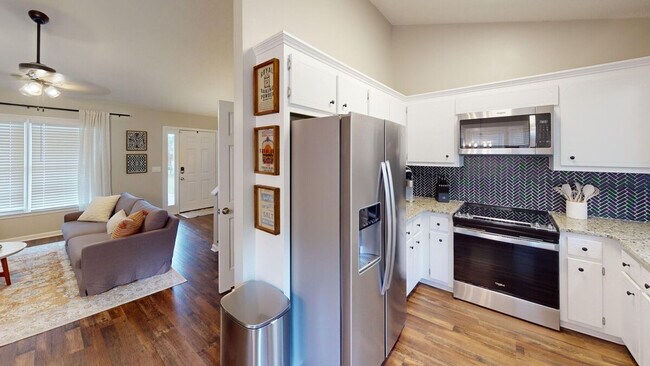 Foto del edificio - 105 Thornwood Dr