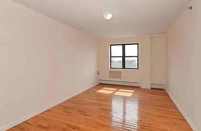 Building Photo - 44 Hilton Ave