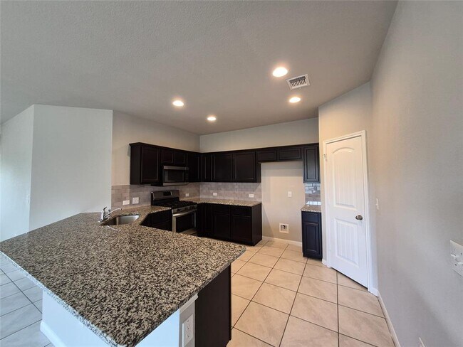 Foto del edificio - 3317 Burch Brook Cove
