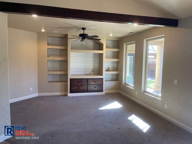 Building Photo - Large Washington Fields Home