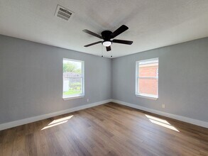 Building Photo - 4538 Clover St