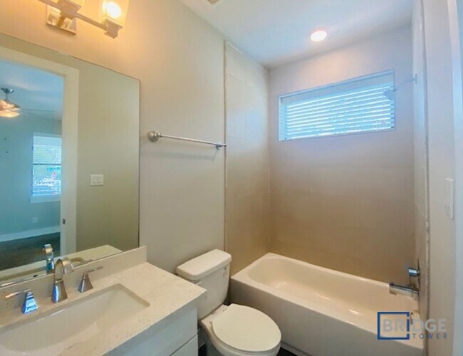 Foto del edificio - 2202 Arabelle St