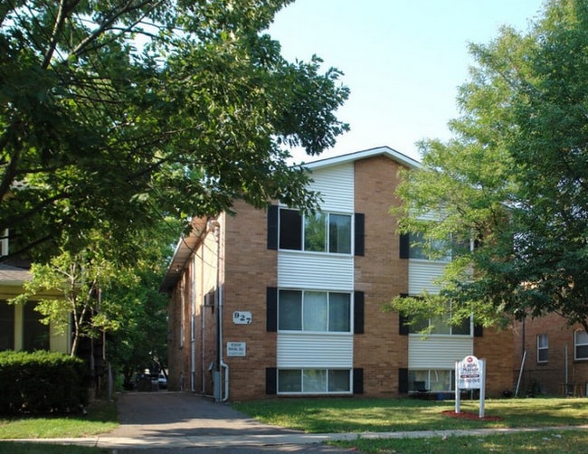 Building Photo - 927 W Shiawassee St