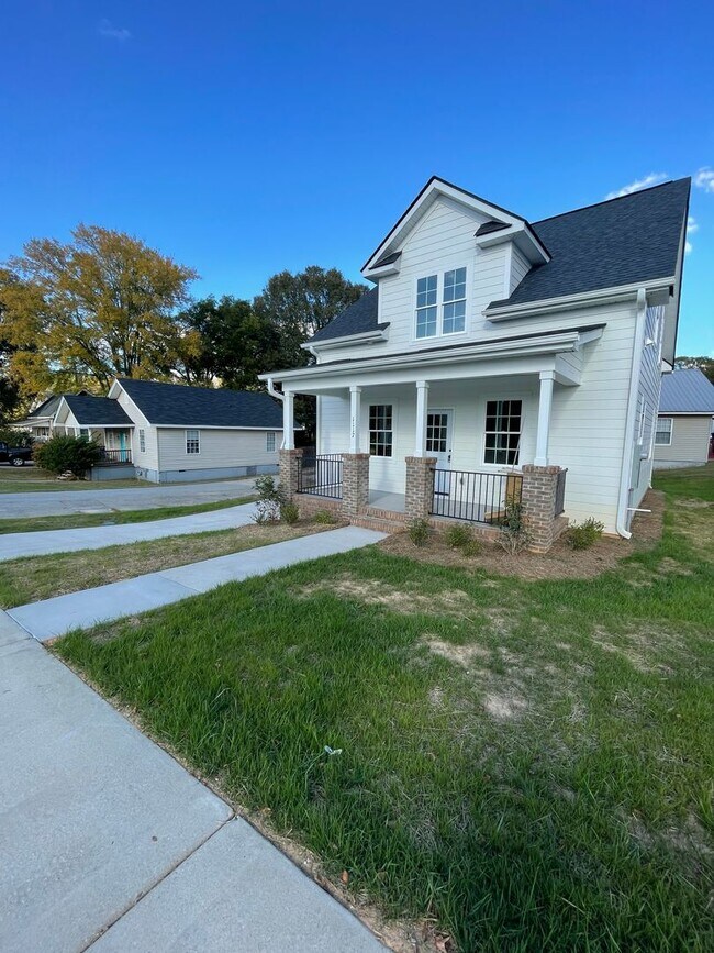 Building Photo - Brand New Home in Fountain Inn !!!  3 Bedr...