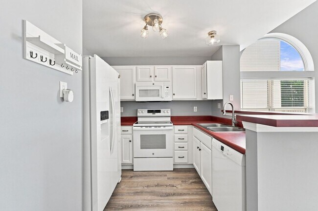 Building Photo - 306 Tyndale Dr