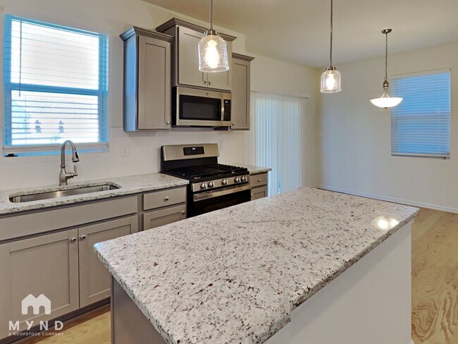 Building Photo - 1568 Banham Dr