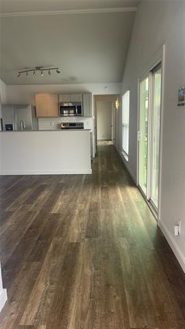 Building Photo - 6021 Dooley Dr