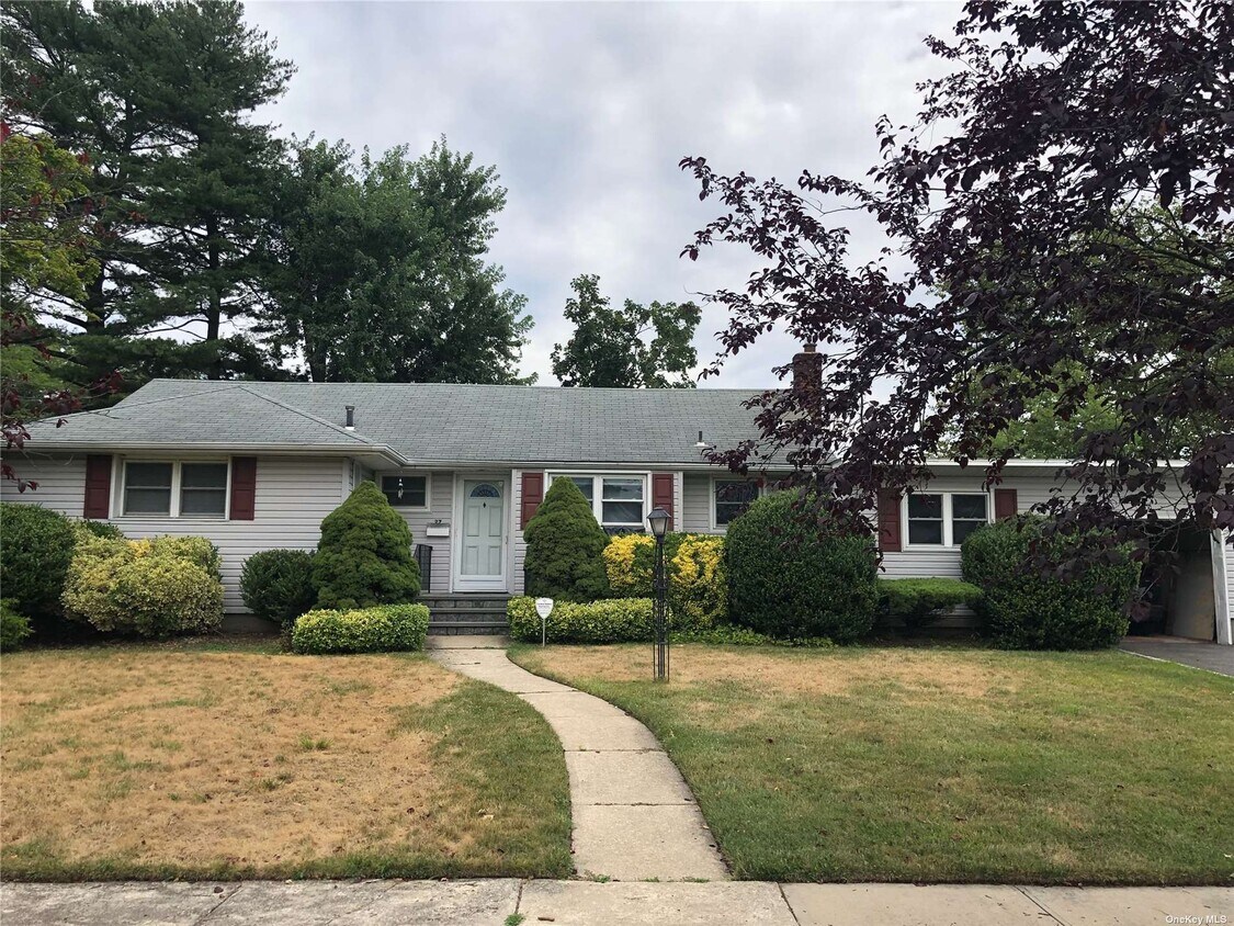 Primary Photo - 27 Chadwick Rd