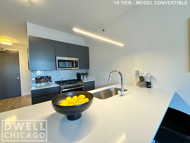 Building Photo - 710 N Aberdeen St