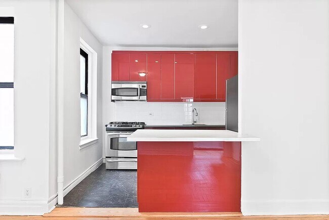 Foto del edificio - 825 Walton Ave