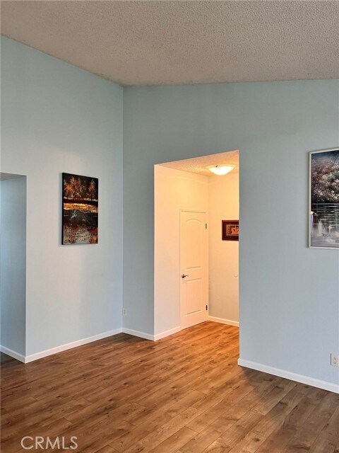 Foto del edificio - 10531 Lakeside Dr S