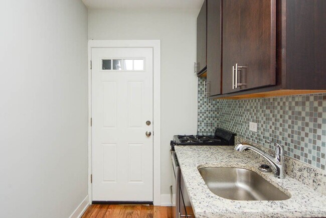 Building Photo - 2915 N Mildred Ave
