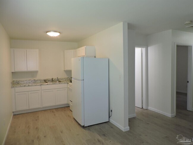 Foto del edificio - 2114 Eliasberg St