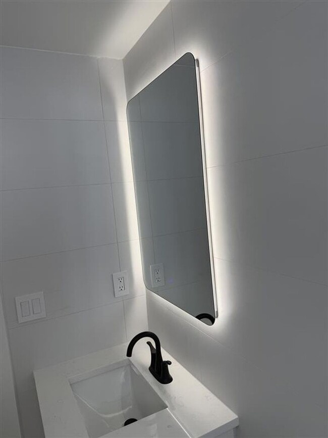 Interior Photo - 634 SW 2nd St