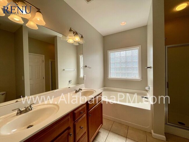 Building Photo - NEW PRICE!!
