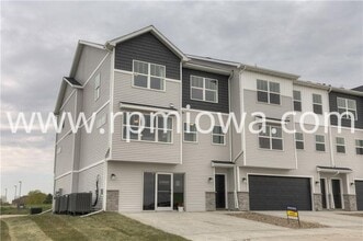 Building Photo - 159 NE 23rd Ln