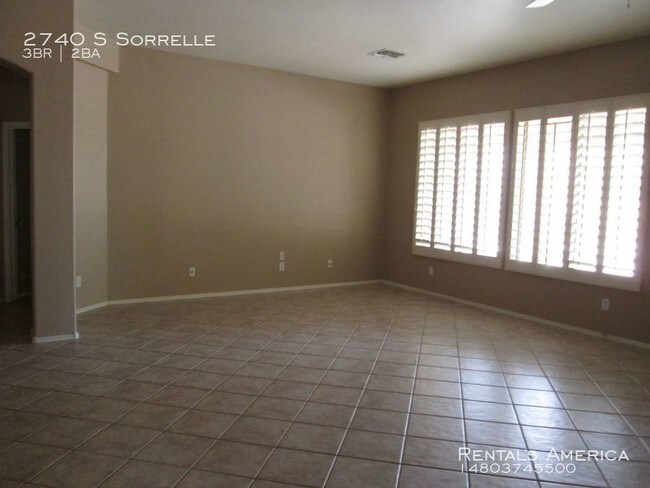Building Photo - 2740 S Sorrelle