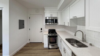 Building Photo - 3630 Midvale Ave