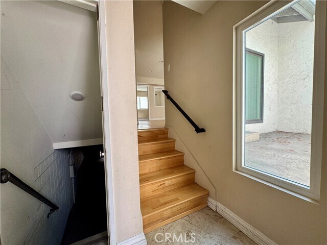 Foto del edificio - 594 W Huntington Dr