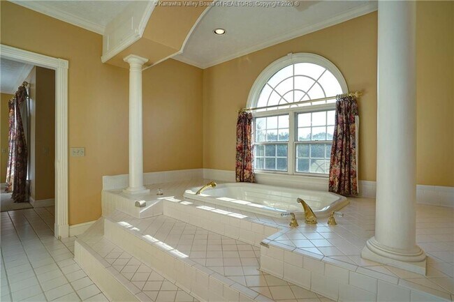 Foto del edificio - 4002 Pinnacle View Dr