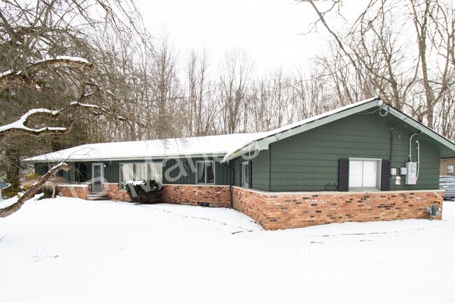 Foto del edificio - Incredible 3 Bedroom House in Solon OH is ...