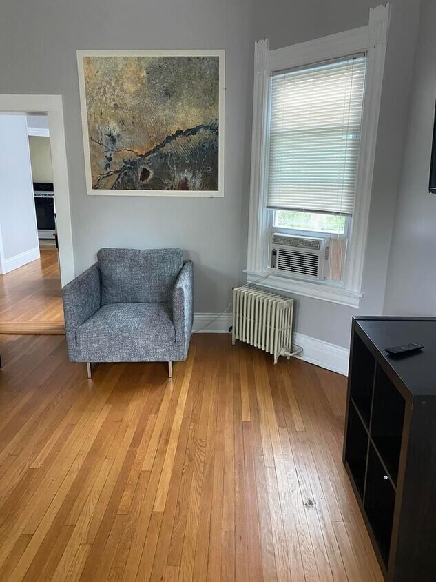 Foto del edificio - 1 Bed Corning, 1st floor - Includes Utilities- ***No Pet Dogs***