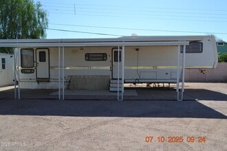 Building Photo - 677 S Warner Dr