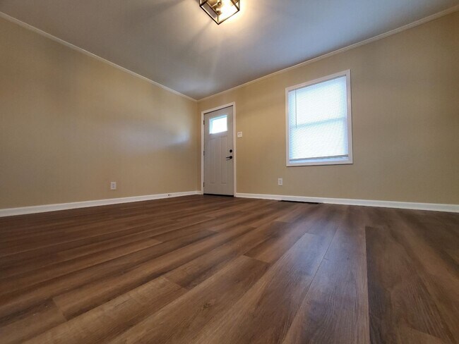 Foto del edificio - Update 2 bed with nice fenced yard