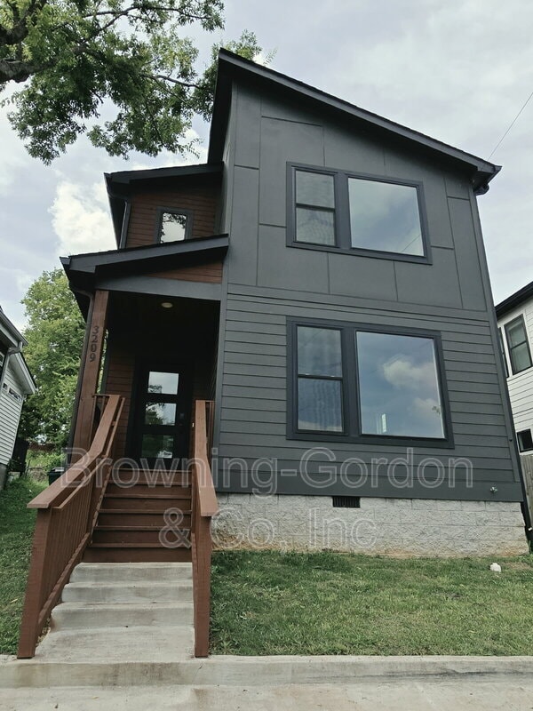 Photo - 3209 Curtis Street House