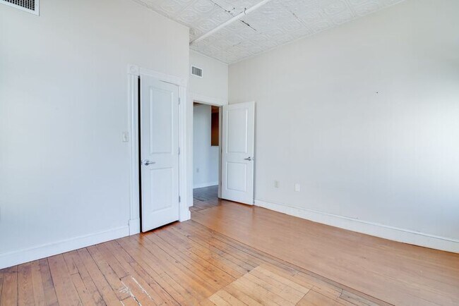 121 W Broad St Unit 303 photo'
