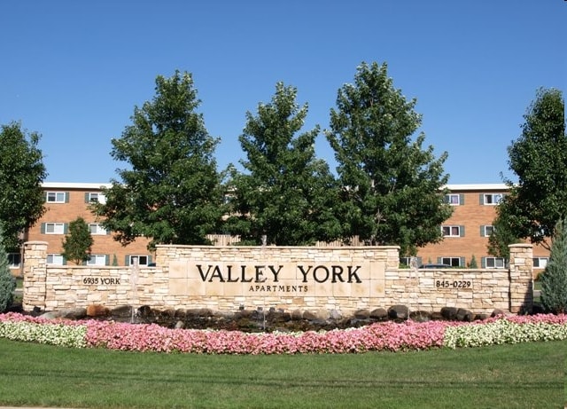 Valley York Apartments – photo 1 of 44