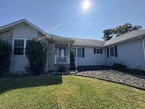 Building Photo - 36 Bayley Dr