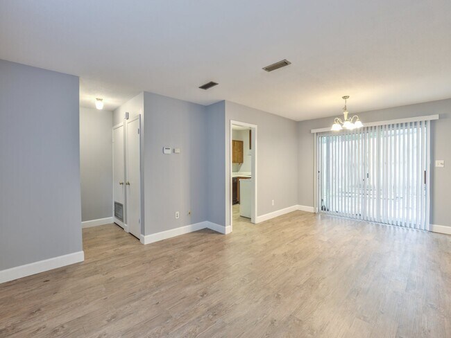 Foto del edificio - 413 E 7th Ave