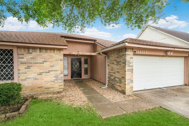 Building Photo - 16719 Sky Blue Ln