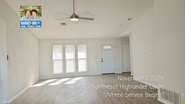 Foto del edificio - 4526 NE Highlander Cir