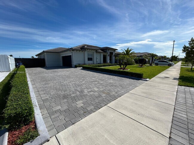 Building Photo - 16740 SW 290th Ln