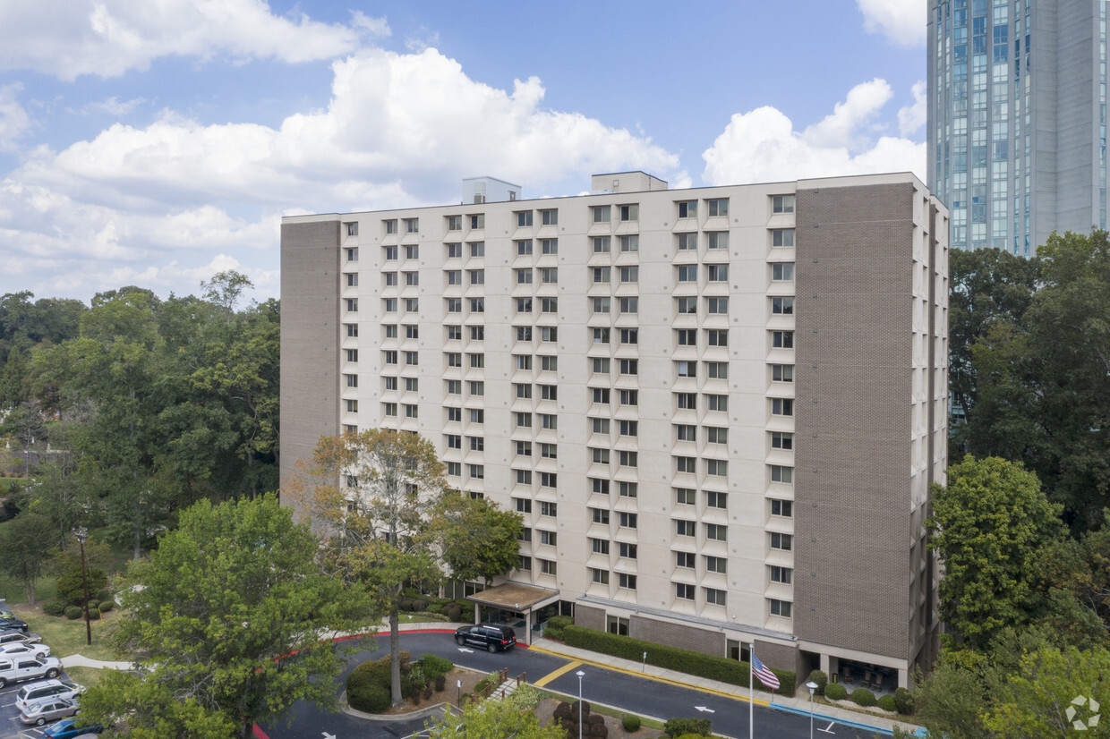 Building Photo - Cathedral Towers