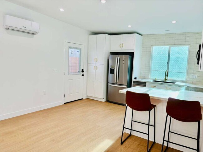 Foto del edificio - 10775 W Olympic Blvd